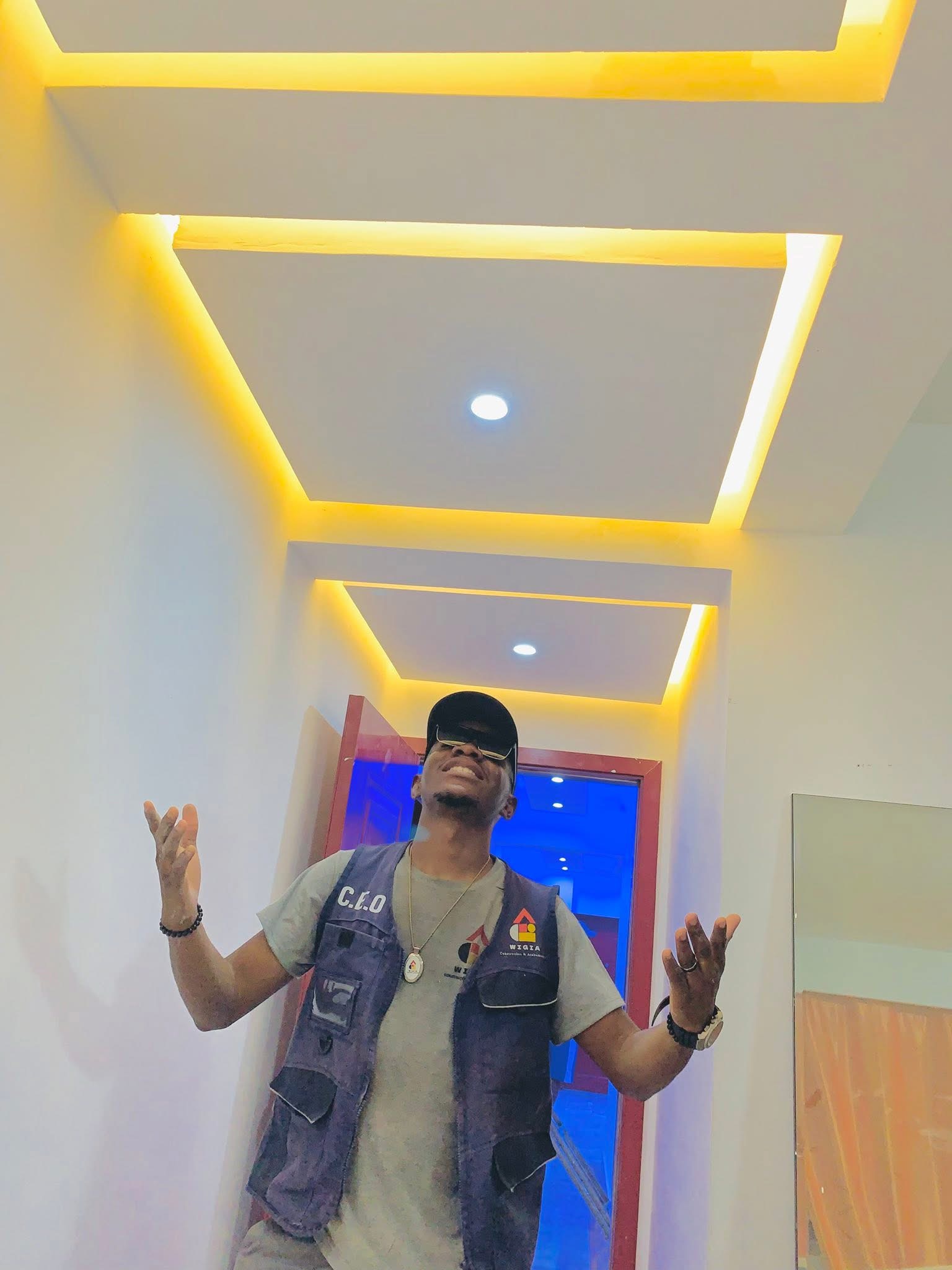 Teto Falso, Sancas Luminosas e Design de Interiores Modernos  - imagem 9