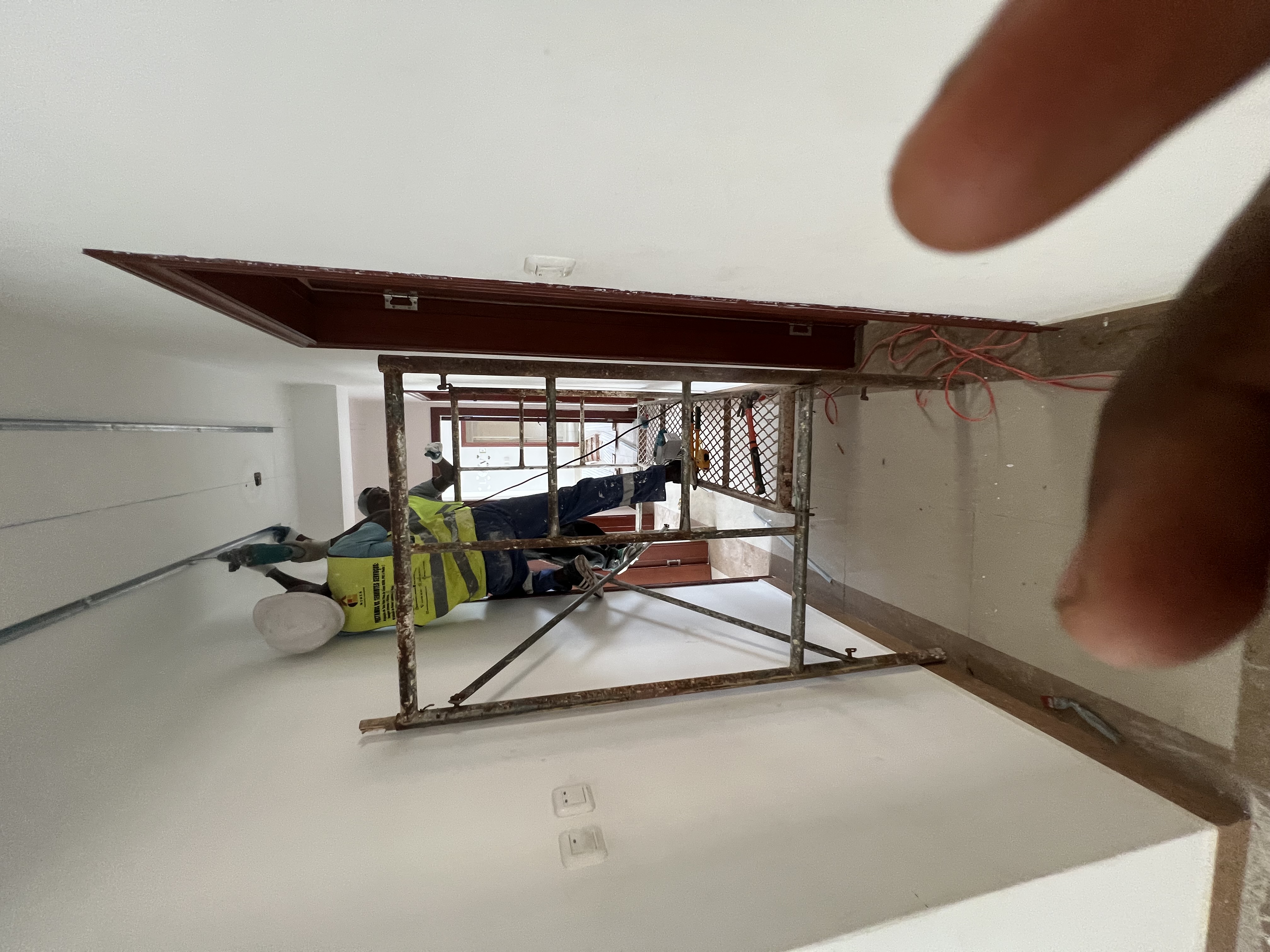 Teto Falso, Sancas Luminosas e Design de Interiores Modernos  - imagem 15