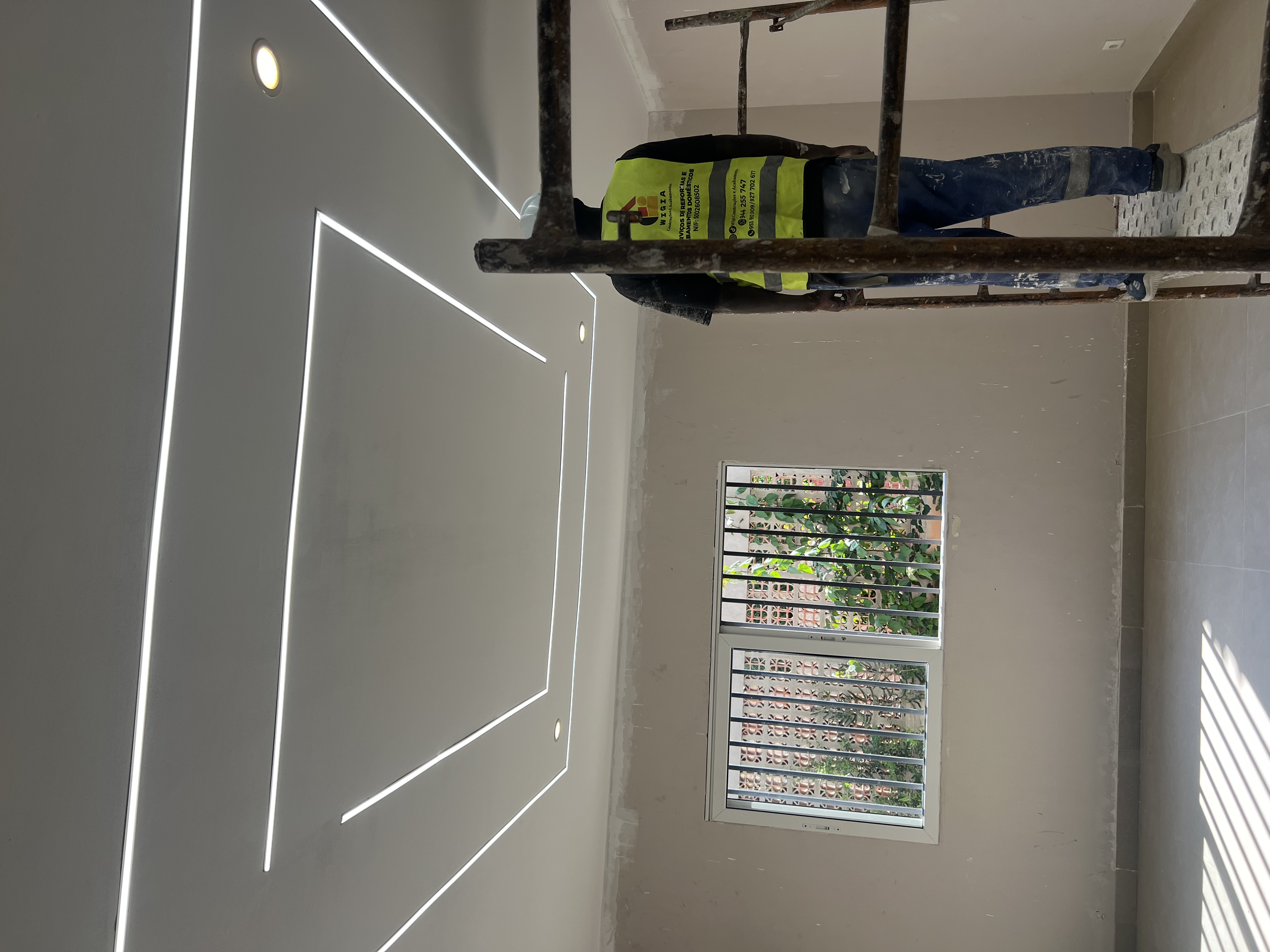 Teto Falso de Pladur Moderno com Perfil Led - imagem 9